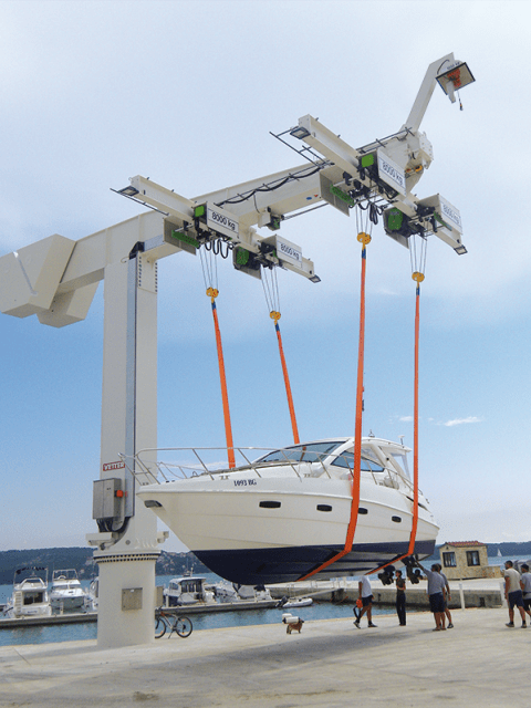 Lystbådekran til håndtering af lystbåde og yachts