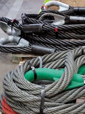 Grommet slings er lettere end håndsplejsede stropper, og de er lette at anvende, da de ikke snor sig ved vertikale løft